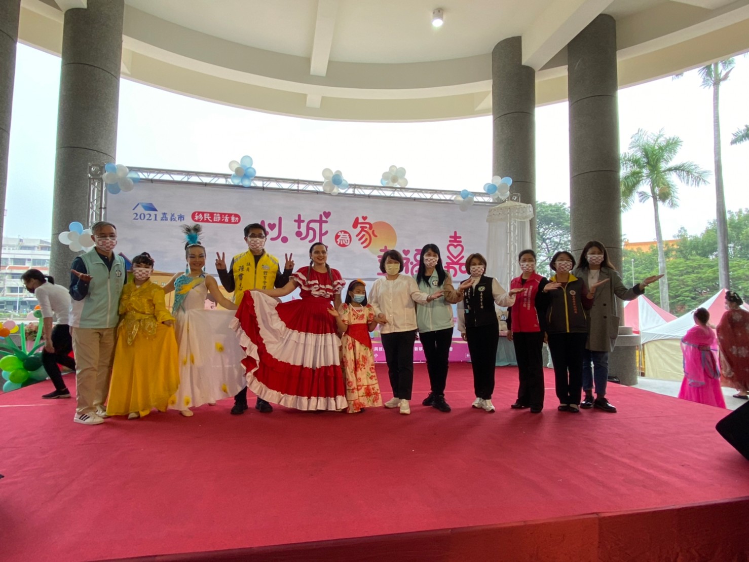 dancing king and queen in chiayi city