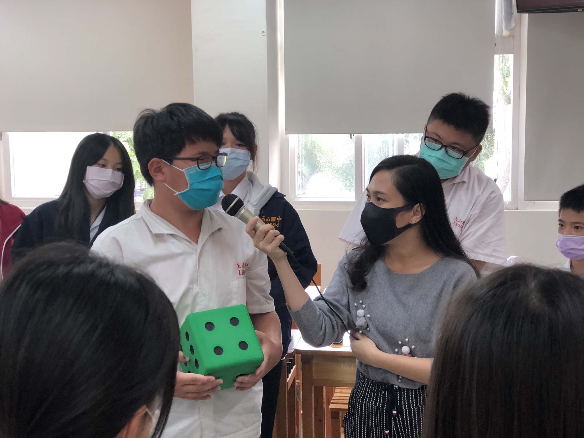 2021/12/16- Mona老師, 玉山國中704班