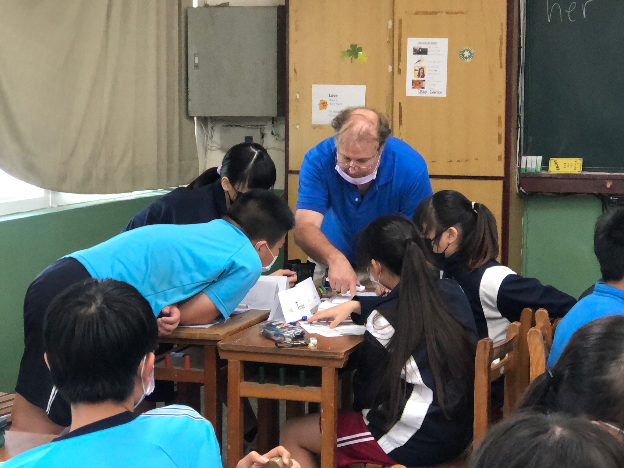 老師指導學生2
