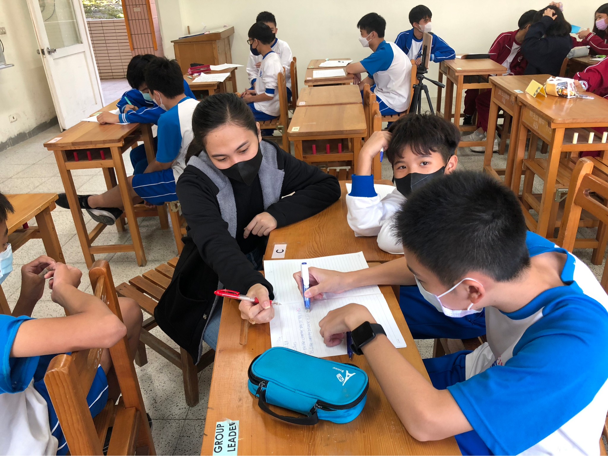 老師指導學生2