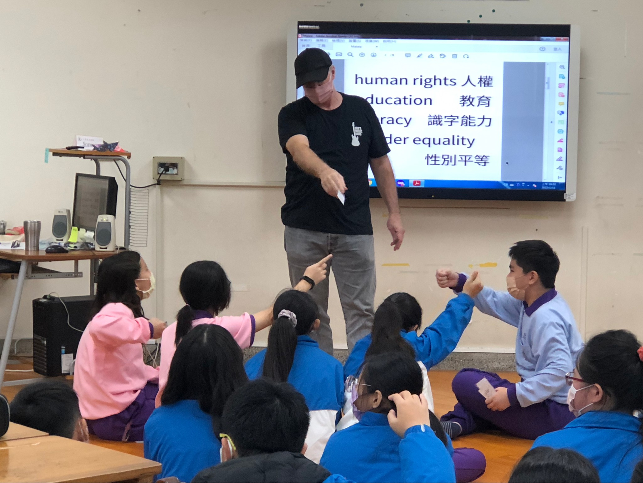 學生進行討論