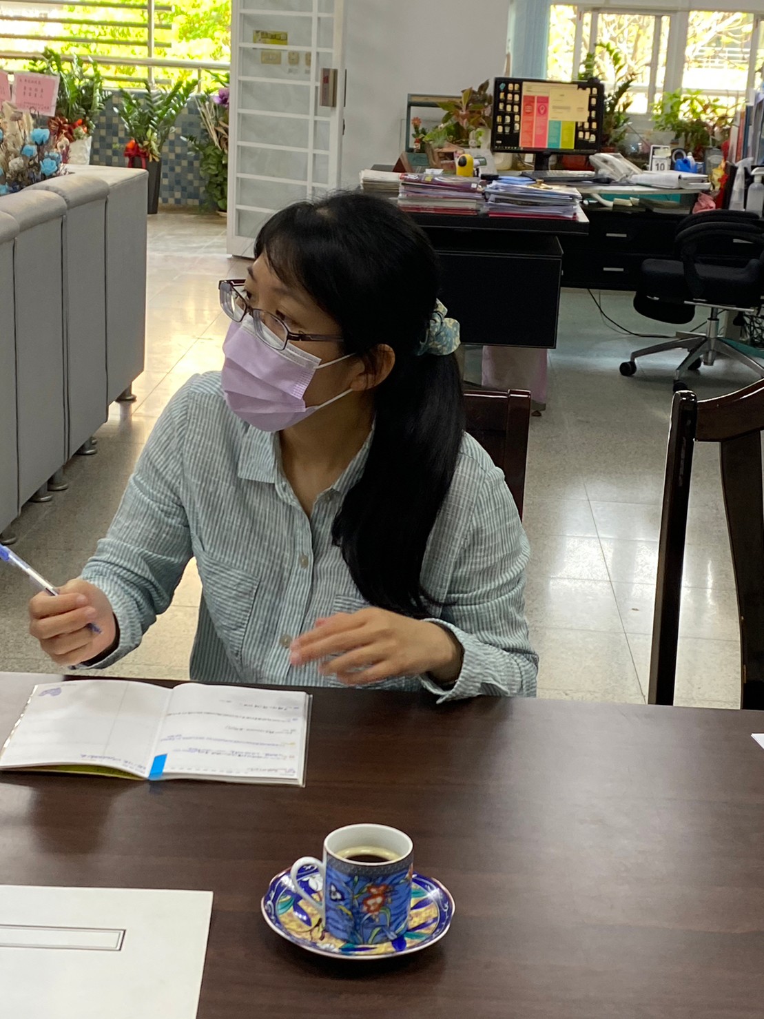 教育處幹事玫蓉參與審查會議