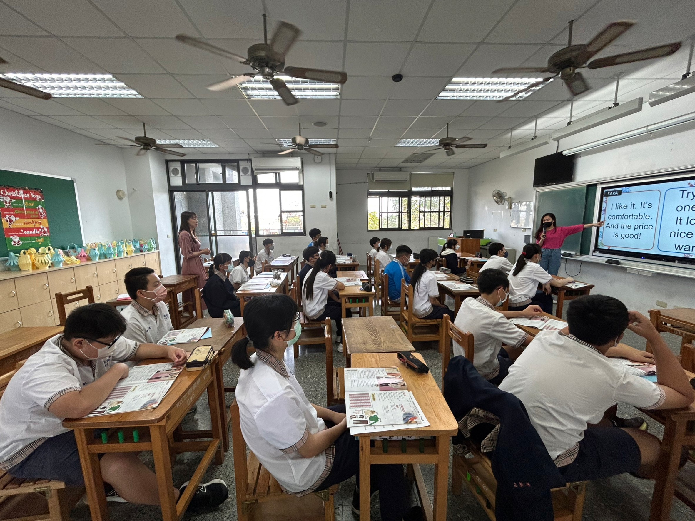 學生閱讀雜誌