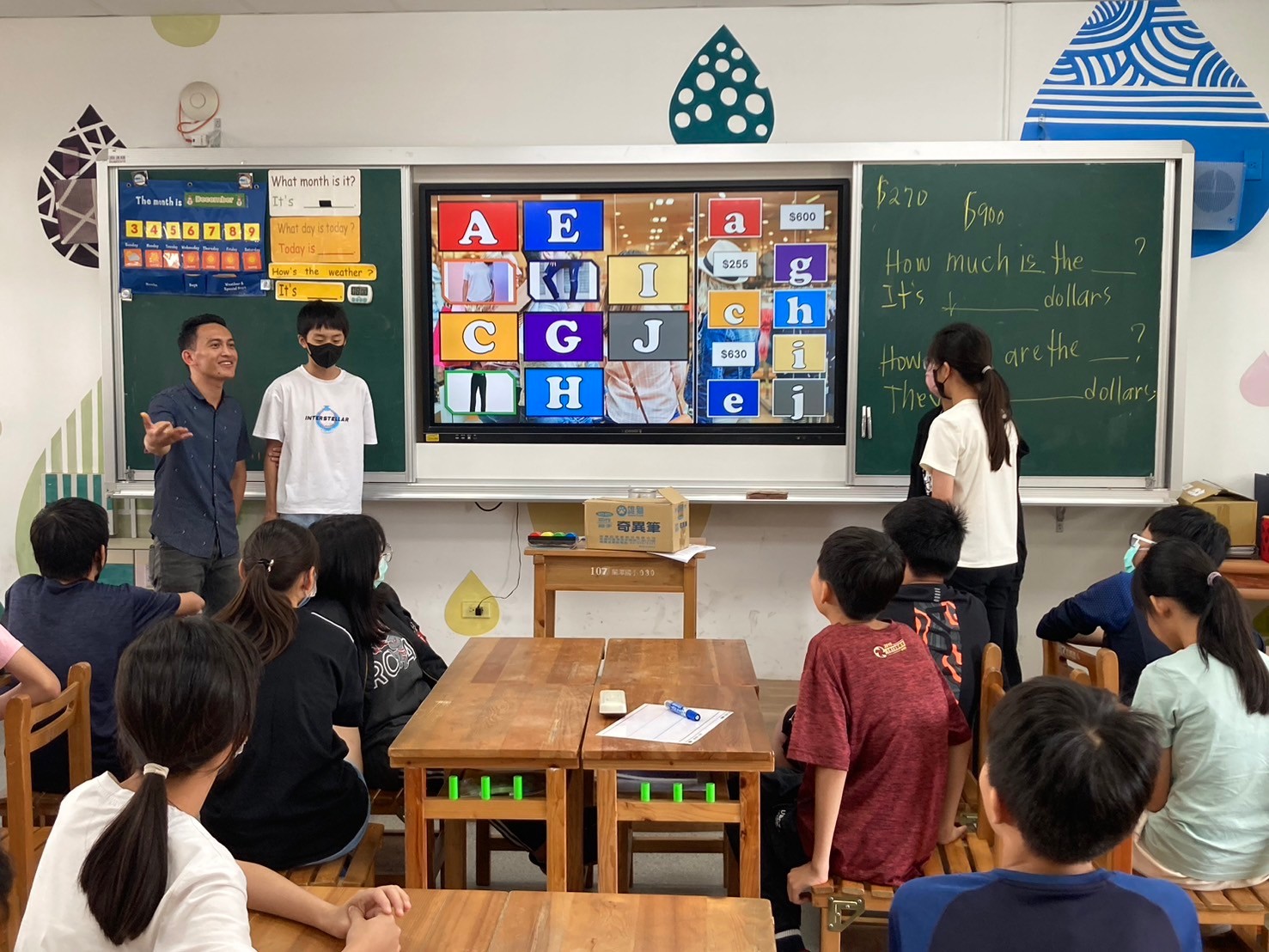 學生上台挑戰英文活動