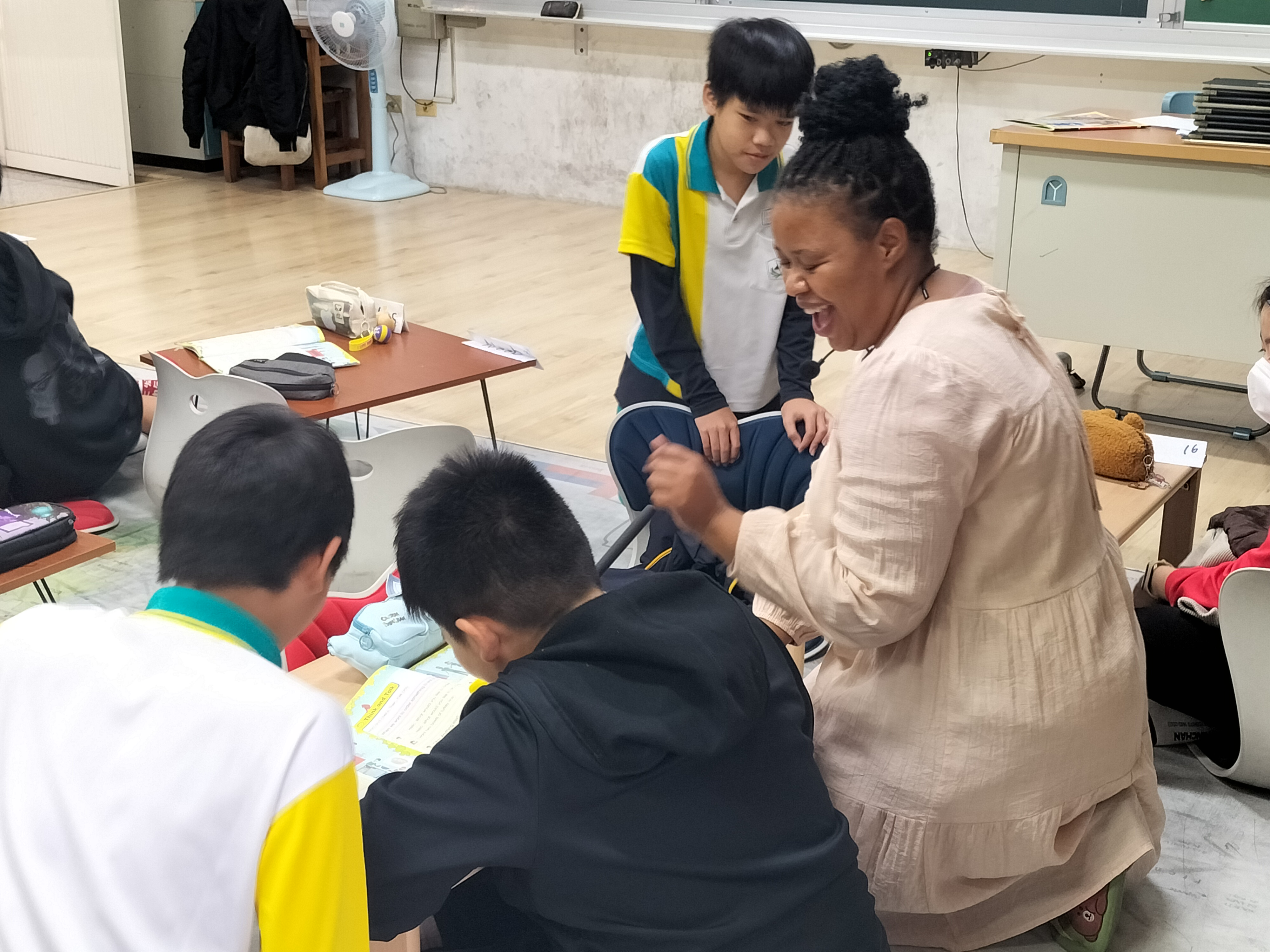 和同學一起練習對話內容(2)