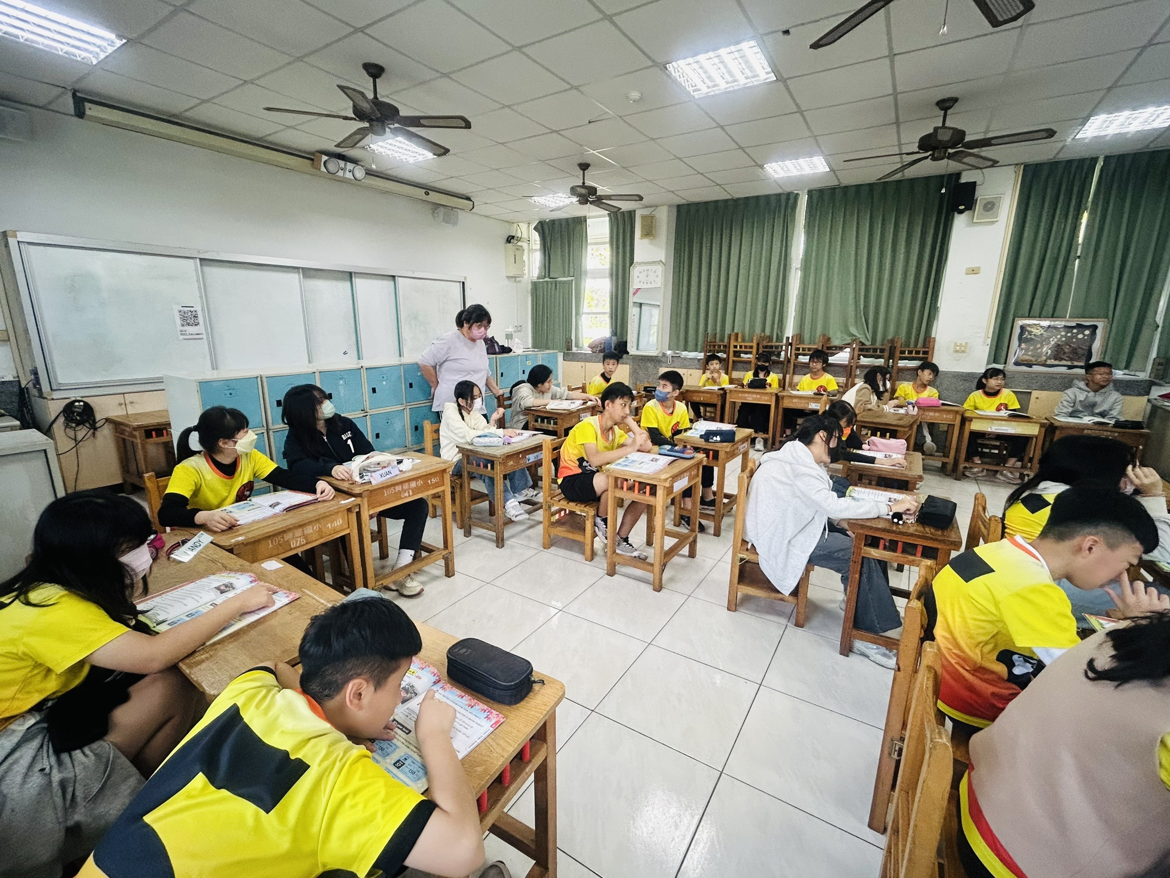 The students read the text along