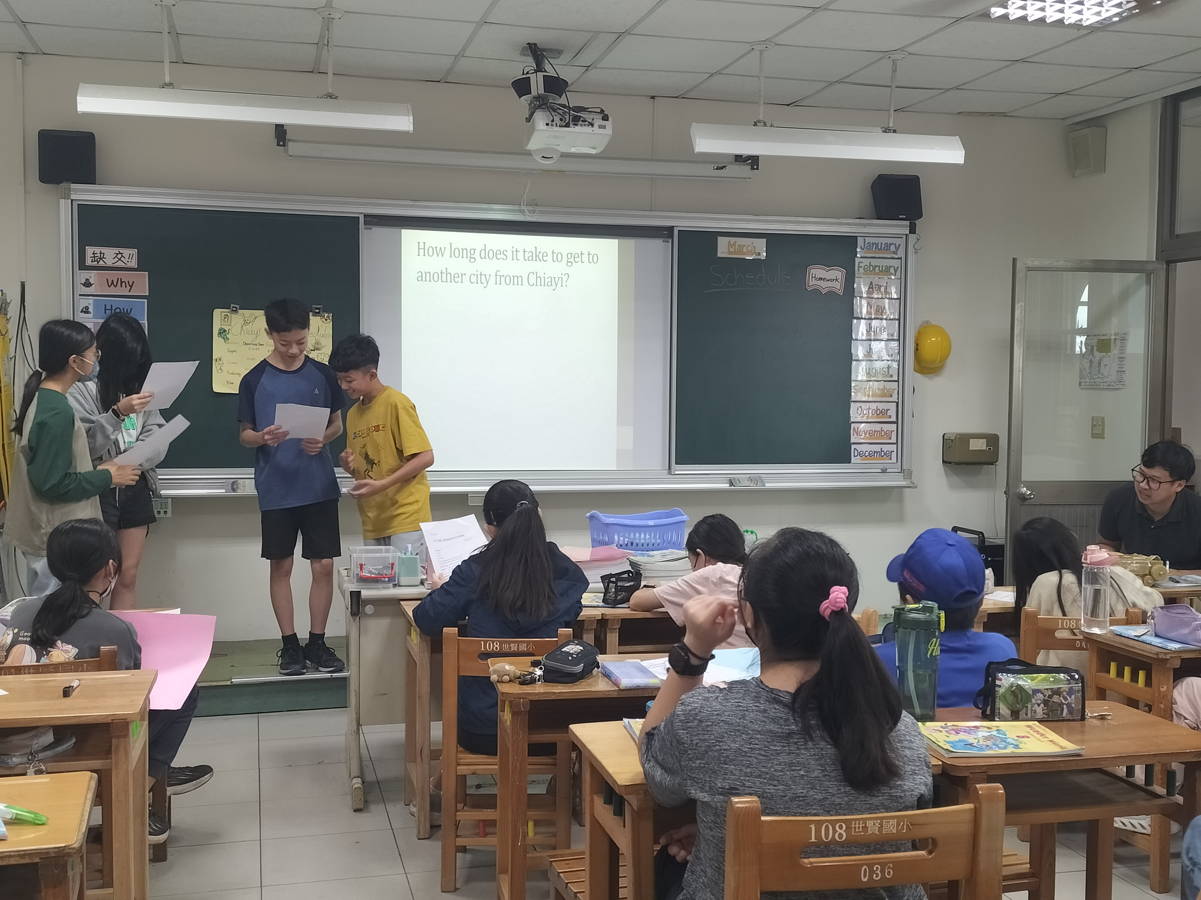 同學們上台完成角色扮演