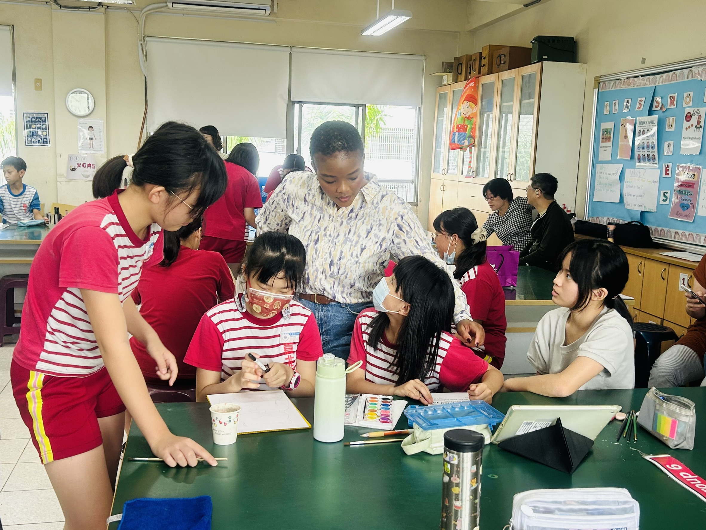 老師指導學生