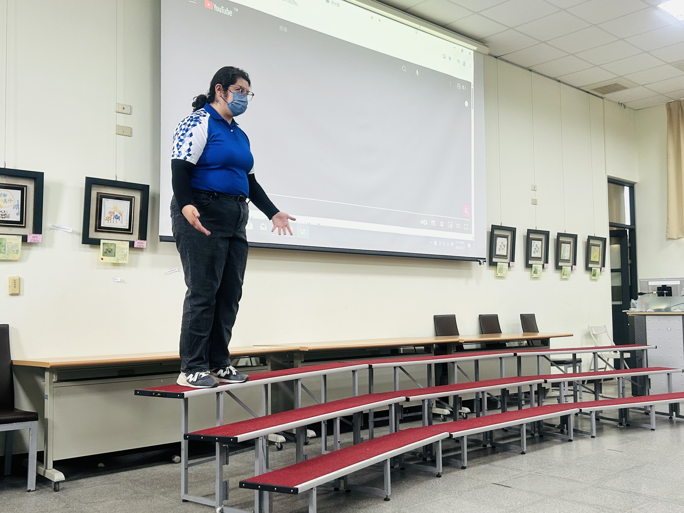 The teacher gives feedback