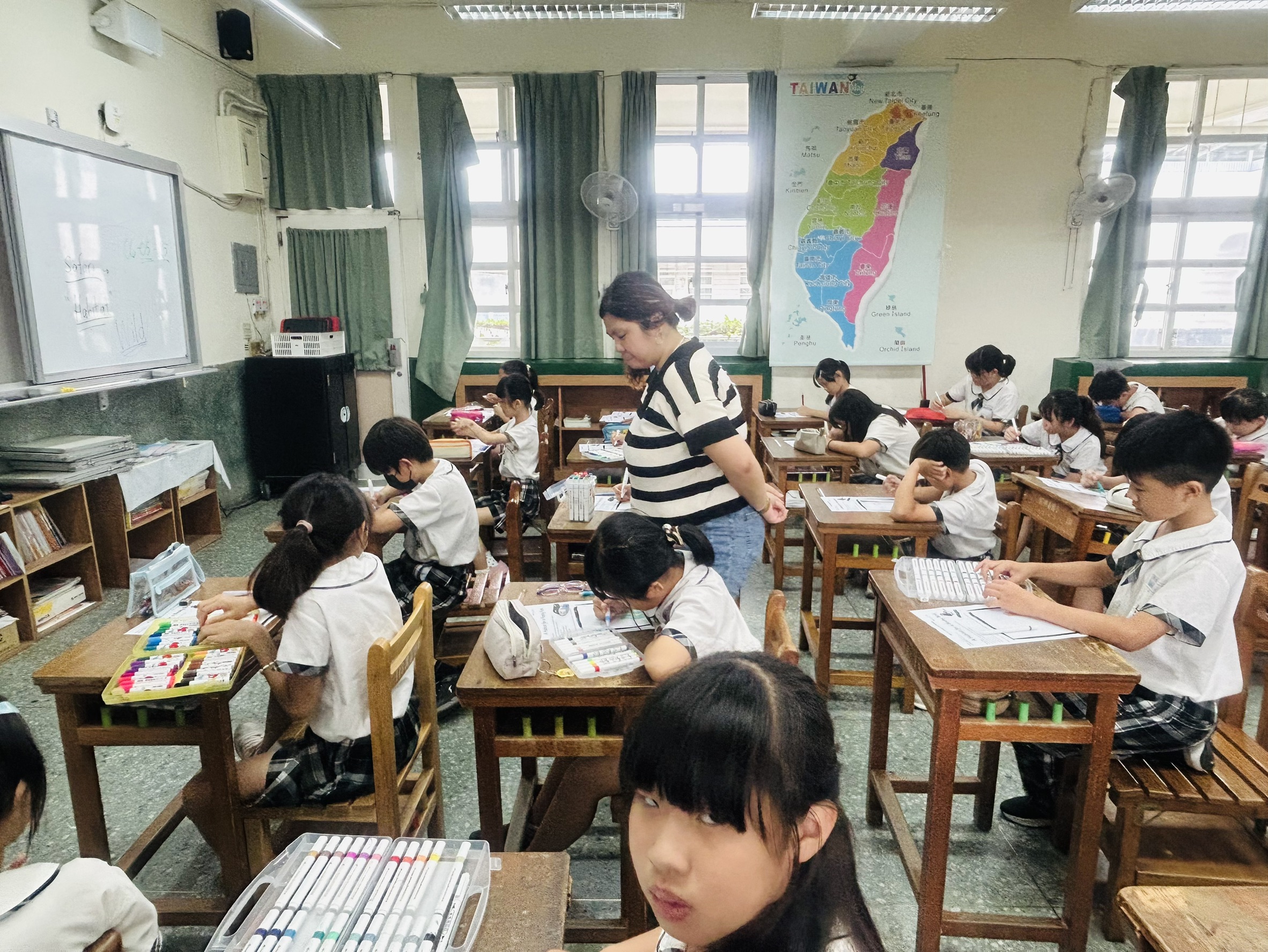 學生畫學習單