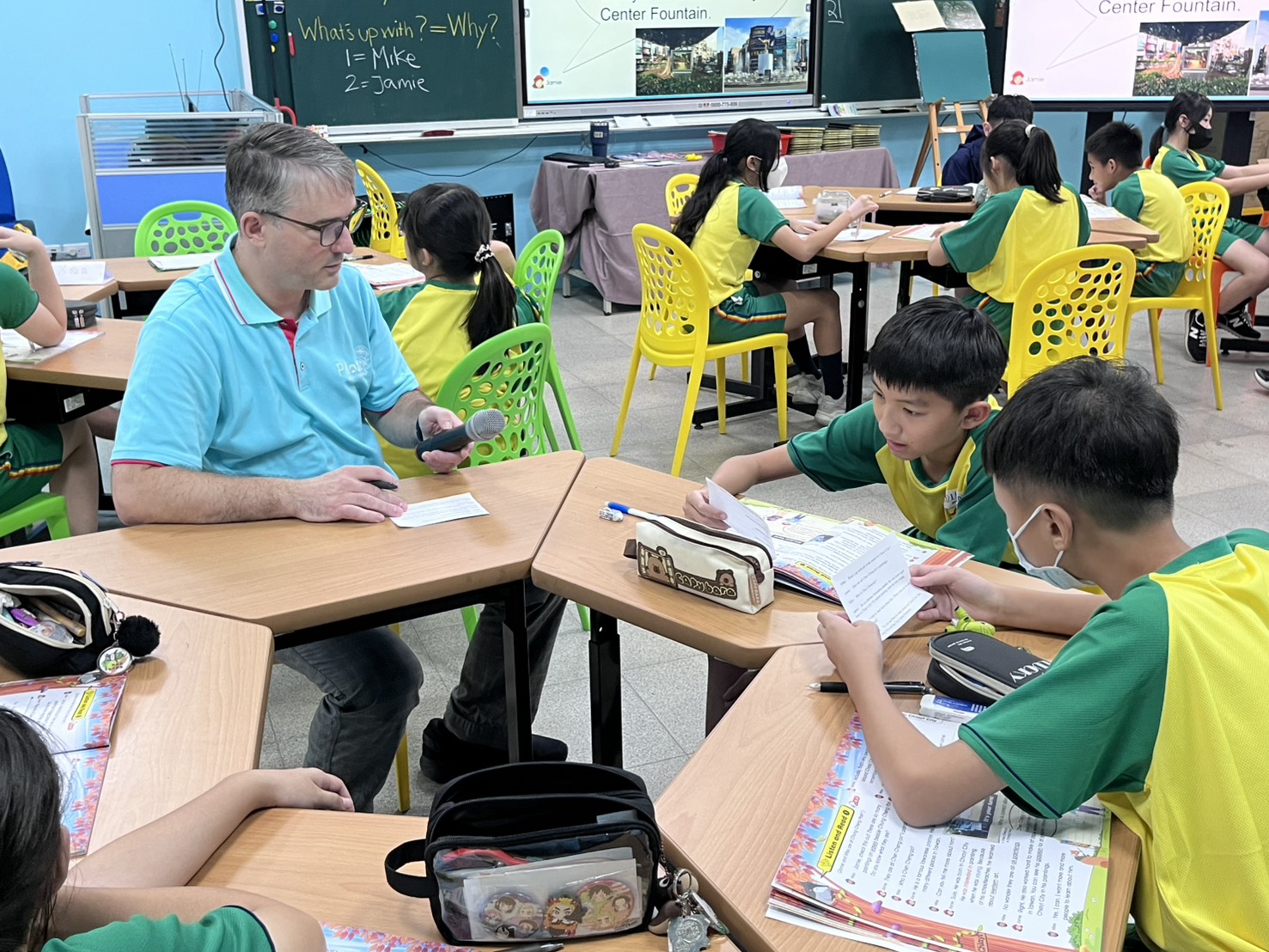 2025/10/28 Jhih-Hang Elementary School - Teacher John