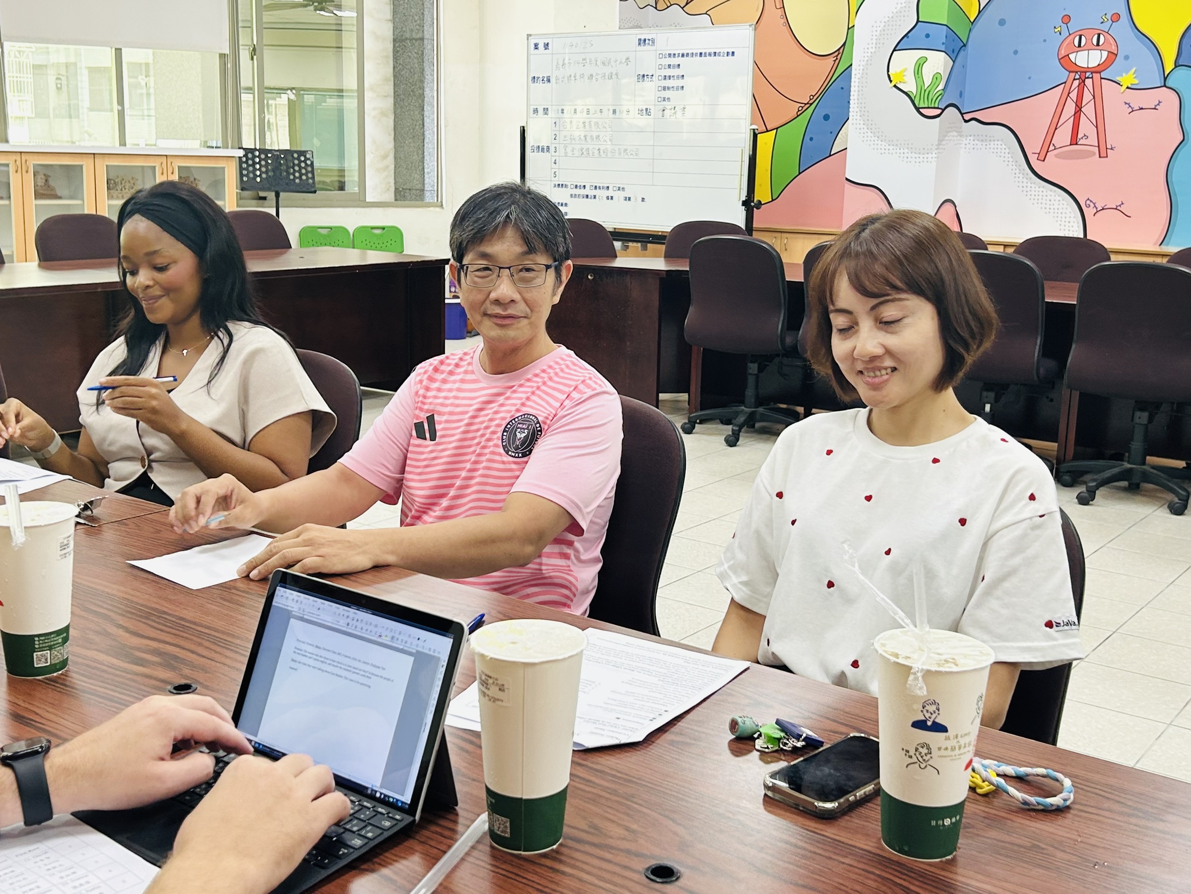 The school gives feedback