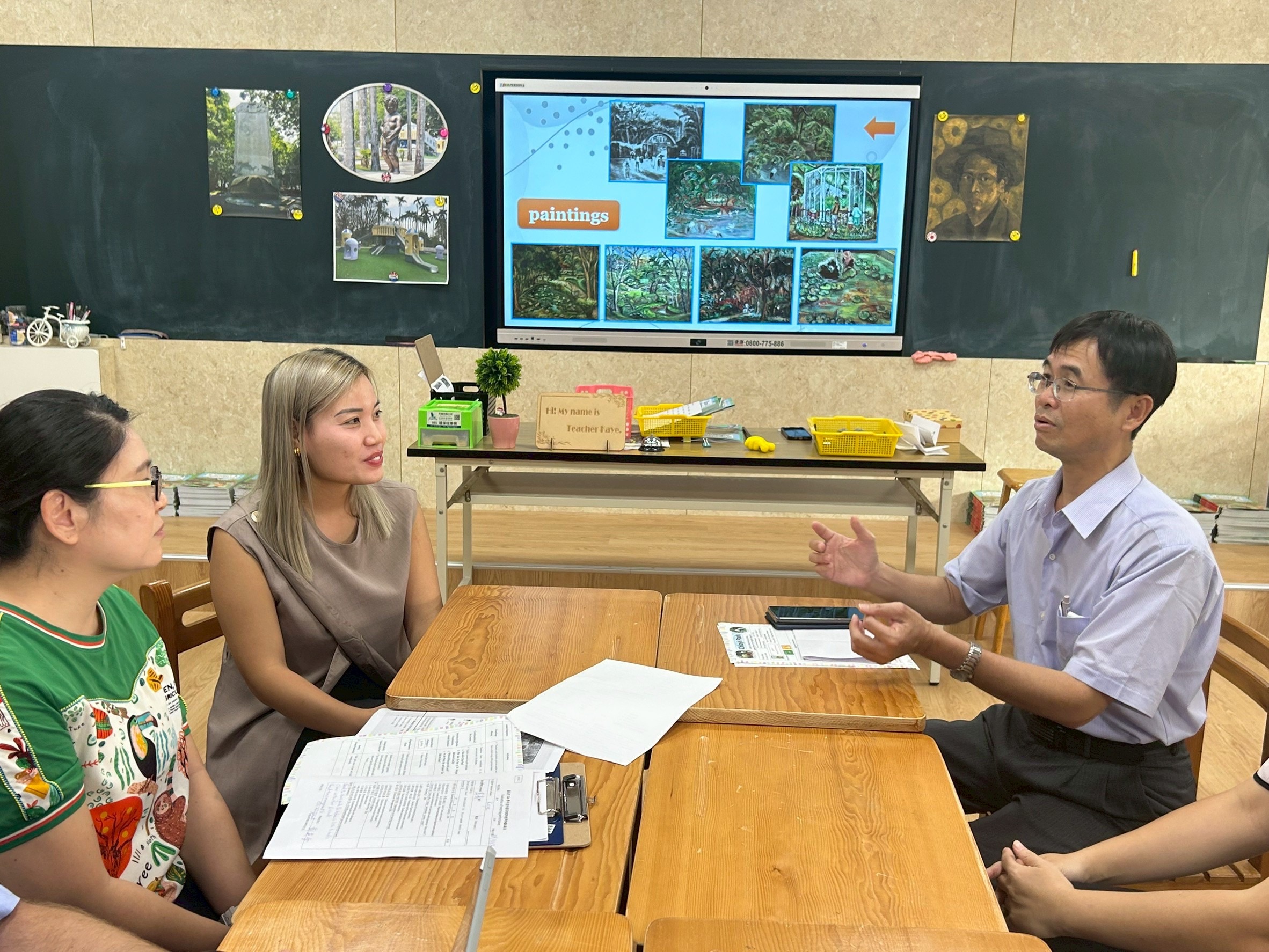 The principal gives feedback