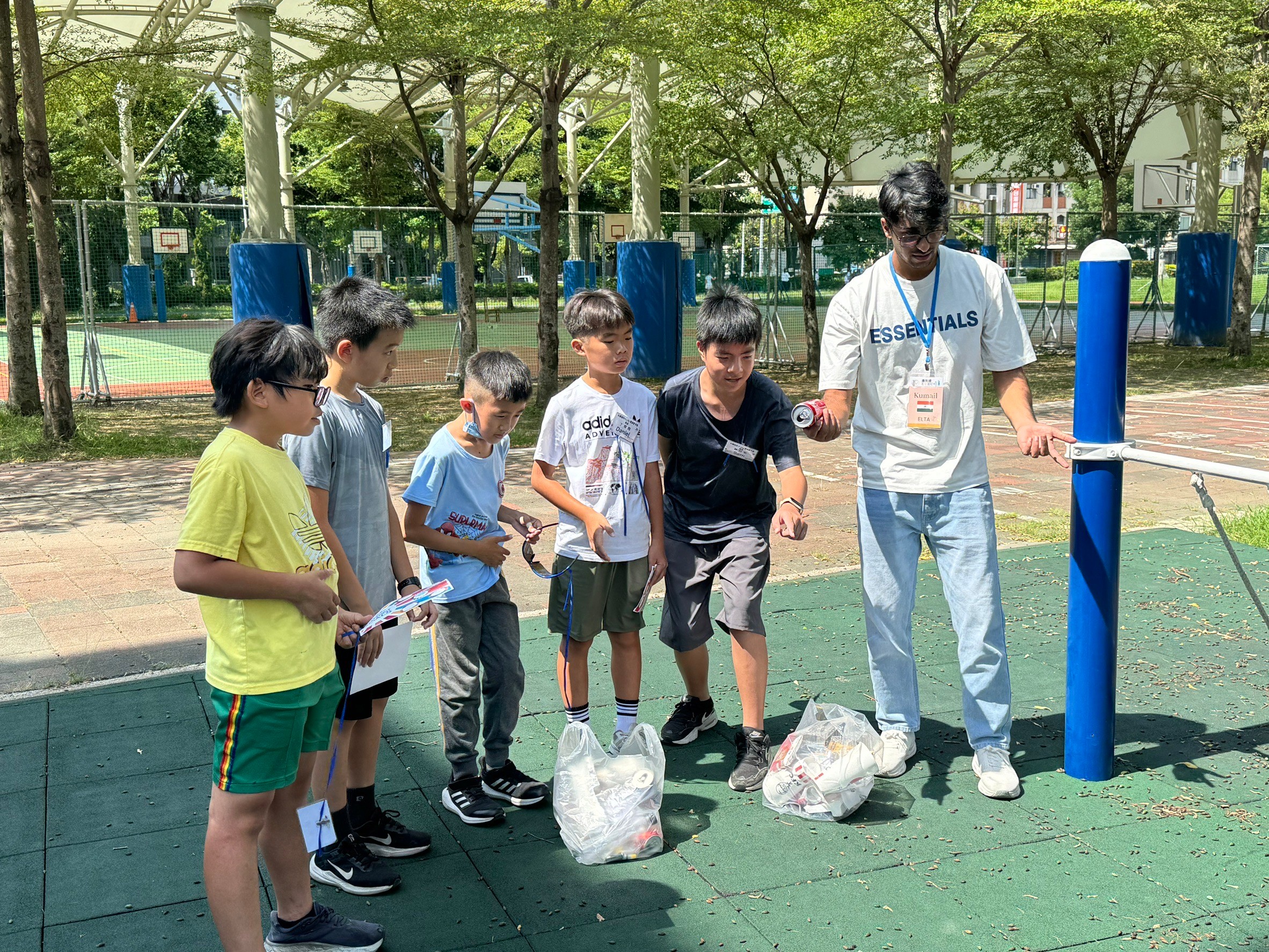 Kumail老師 回收分類遊戲