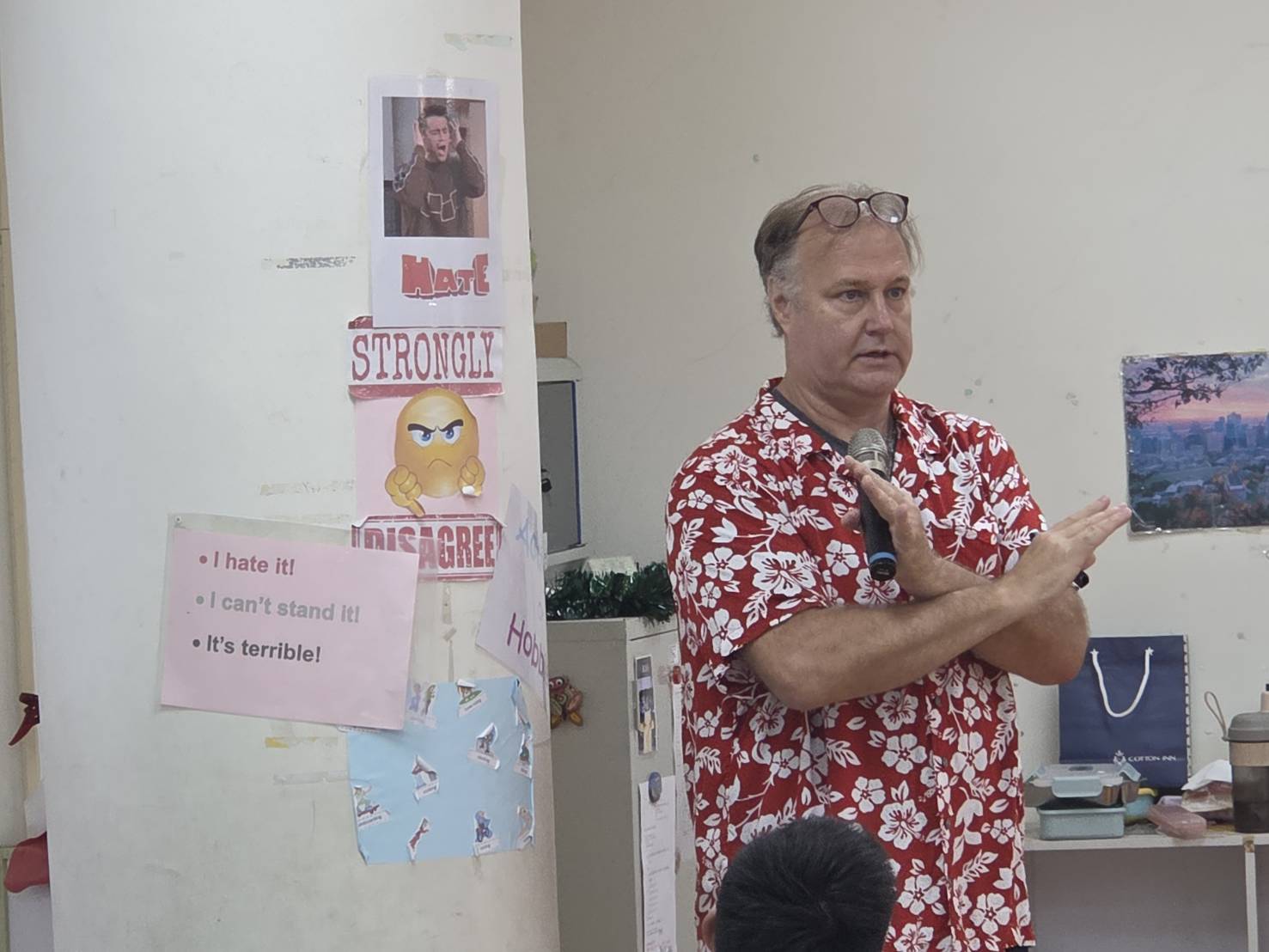 Classroom decoration and game explanation